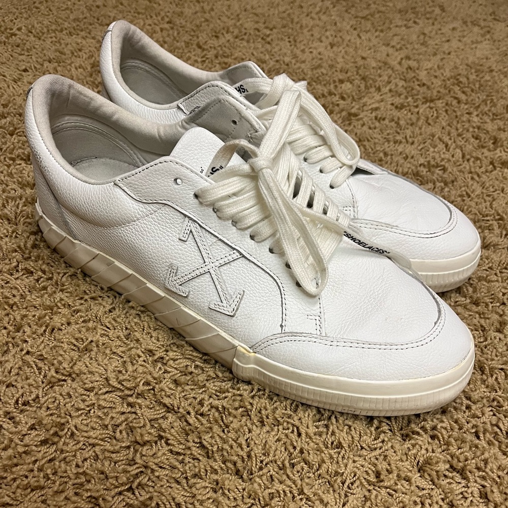 Men’s size “47 EU” or “14 US” Off-White low Vulcanized Sneaker White